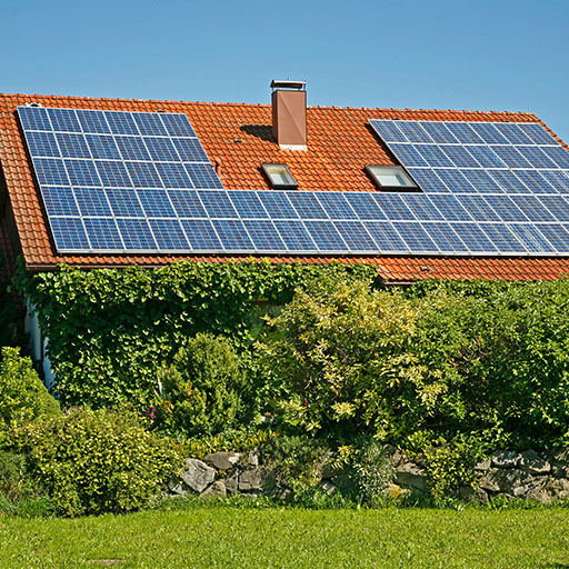 privathaushalt mit installierter photovoltaik anlage